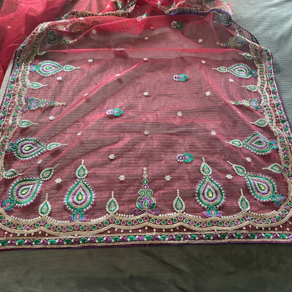 Red Net Saree - image 3